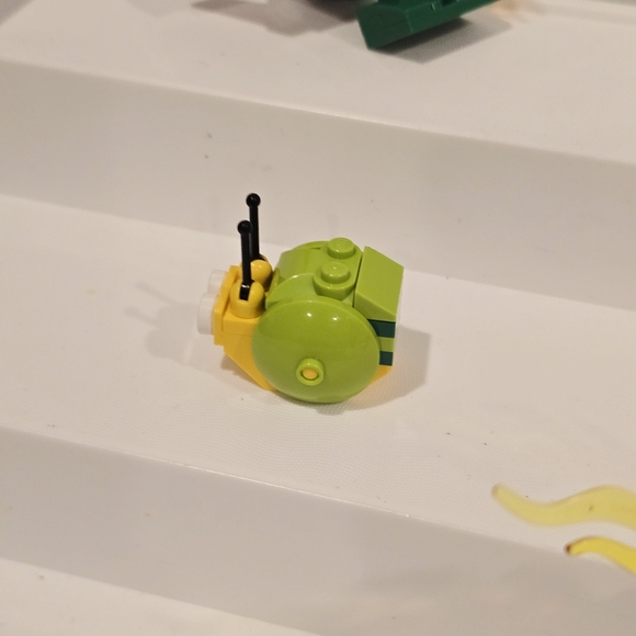 Lego Creative Building Mini Figure Set - Picture 7 of 9